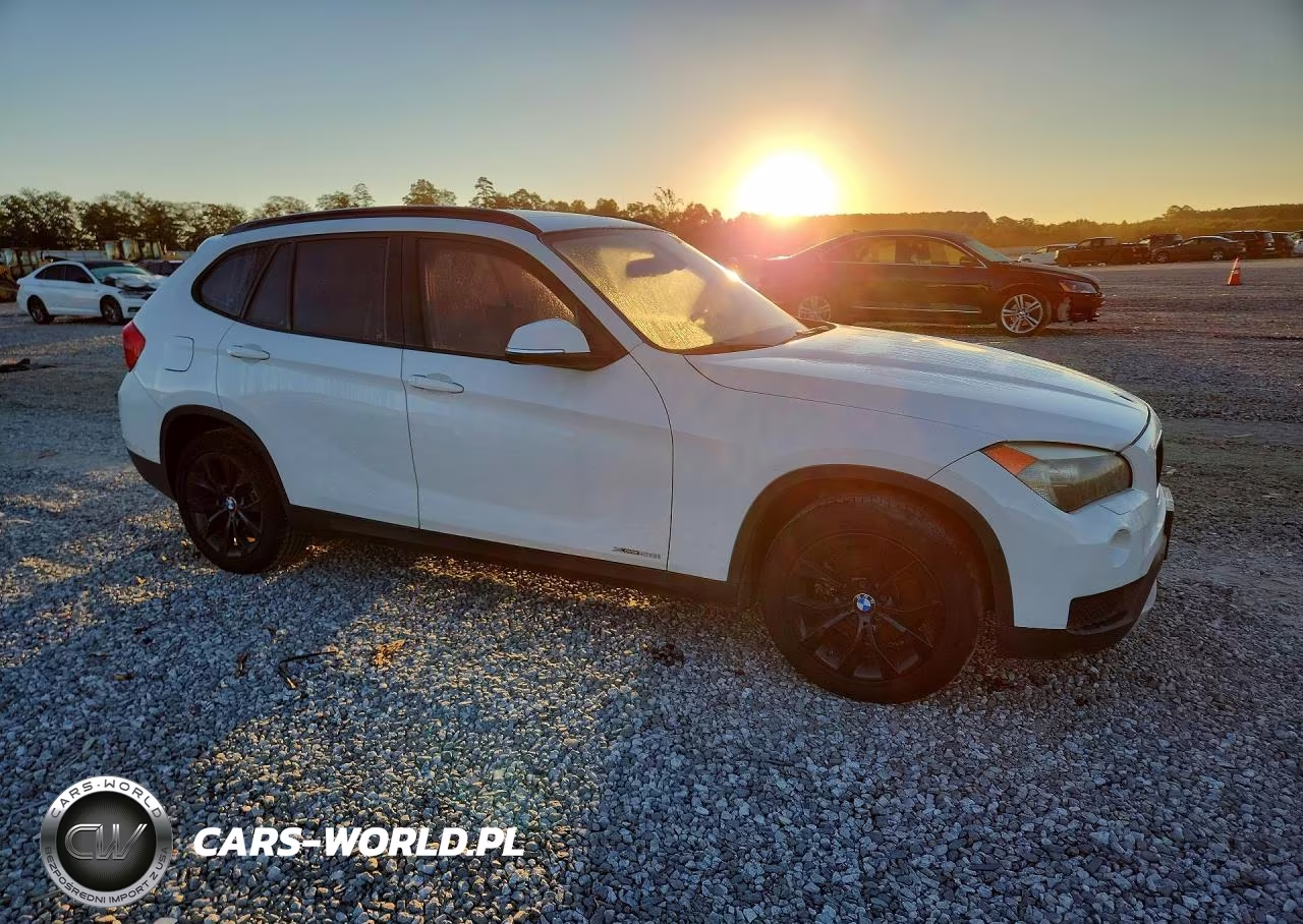 2014 BMW X1 xDrive28I VIN:WBAVL1C5XEVR93167 - 4