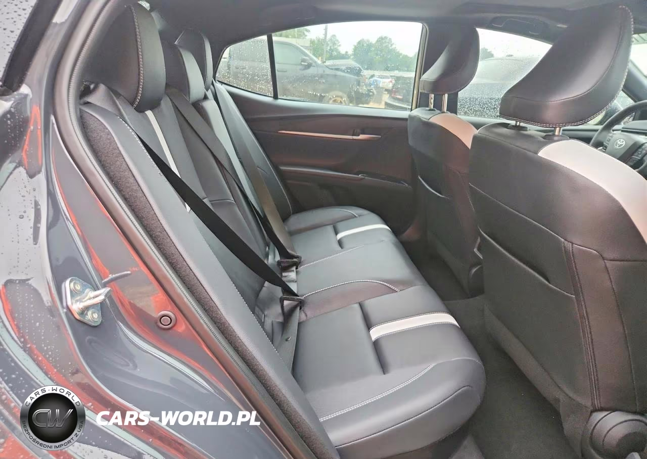 2026 Toyota Camry Se VIN:4T1DAACK6TU300894 - 10