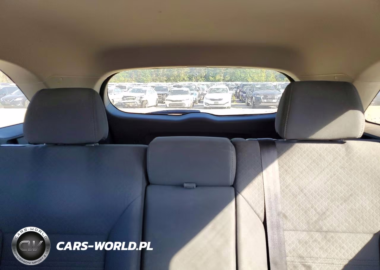 2017 Kia Sorento VIN:5XYPGDA58HG225008 - 10