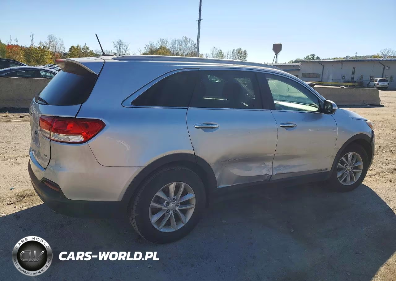 2017 Kia Sorento VIN:5XYPGDA58HG225008 - 3