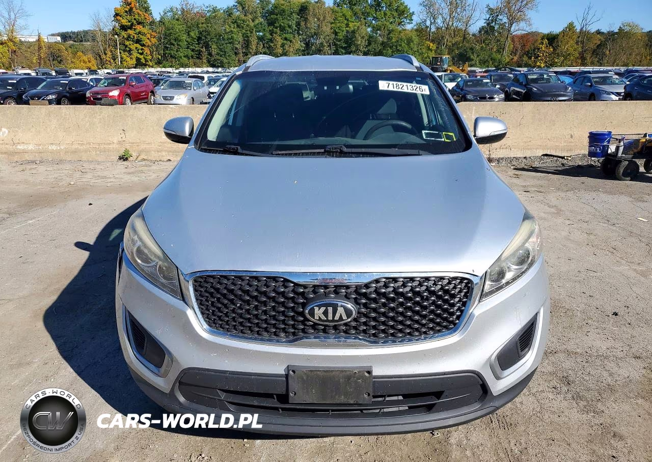 2017 Kia Sorento VIN:5XYPGDA58HG225008 - 5