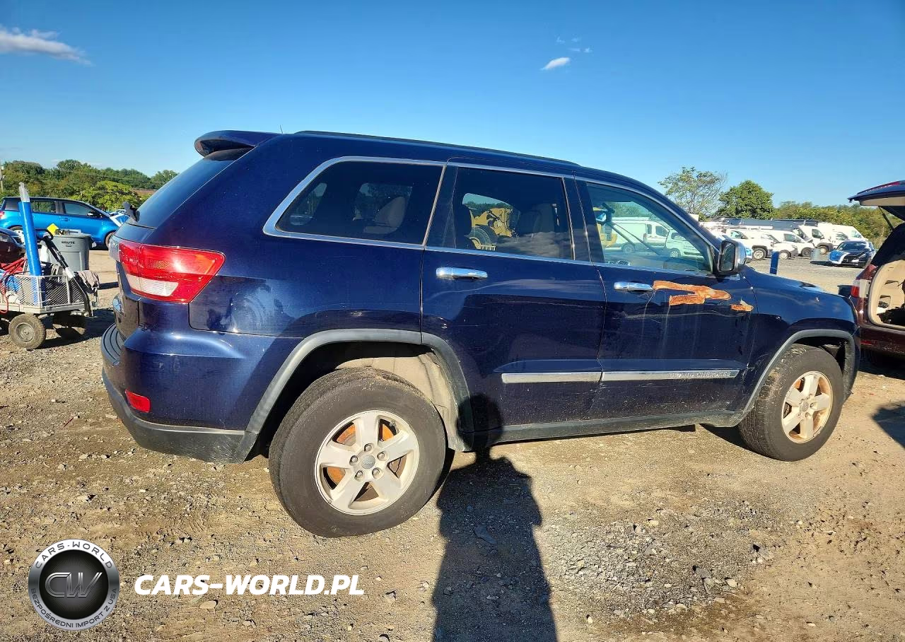 2012 Jeep Grand Cherokee Laredo VIN:1C4RJFAG3CC226782 - 3
