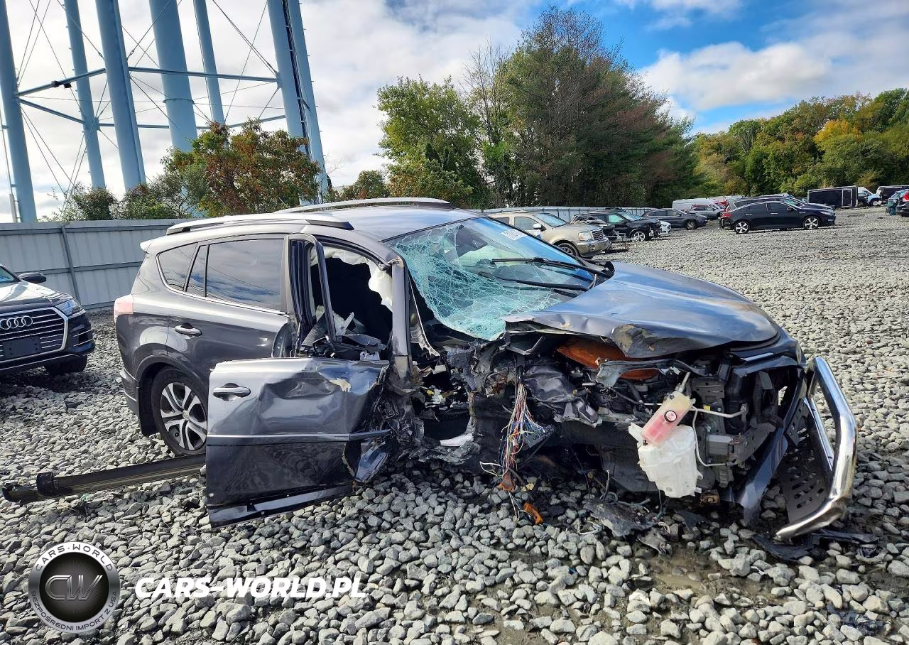 2017 Toyota Rav4 Le VIN:JTMBFREV6HJ703754 - 4