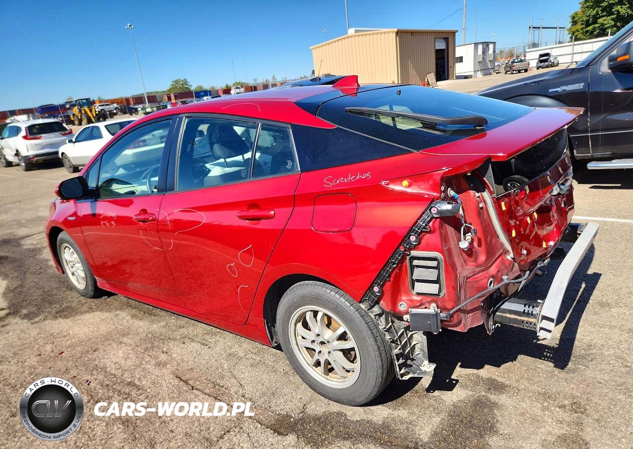 2018 Toyota Prius Three VIN:JTDKARFU1J3063158 - 2