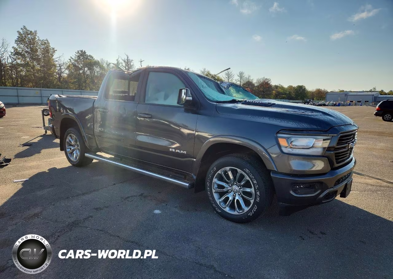 2020 Ram 1500 Laramie VIN:1C6SRFJT3LN324164 - 4