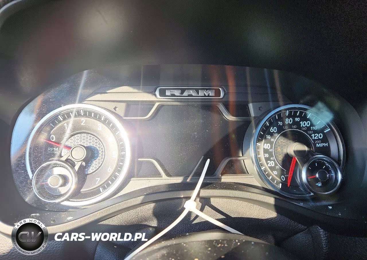 2020 Ram 1500 Laramie VIN:1C6SRFJT3LN324164 - 9