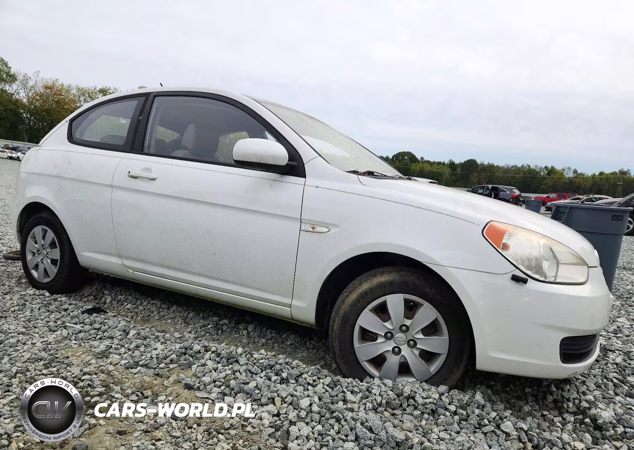 2011 Hyundai Accent Gs VIN:KMHCM3AC2BU198390 - 4