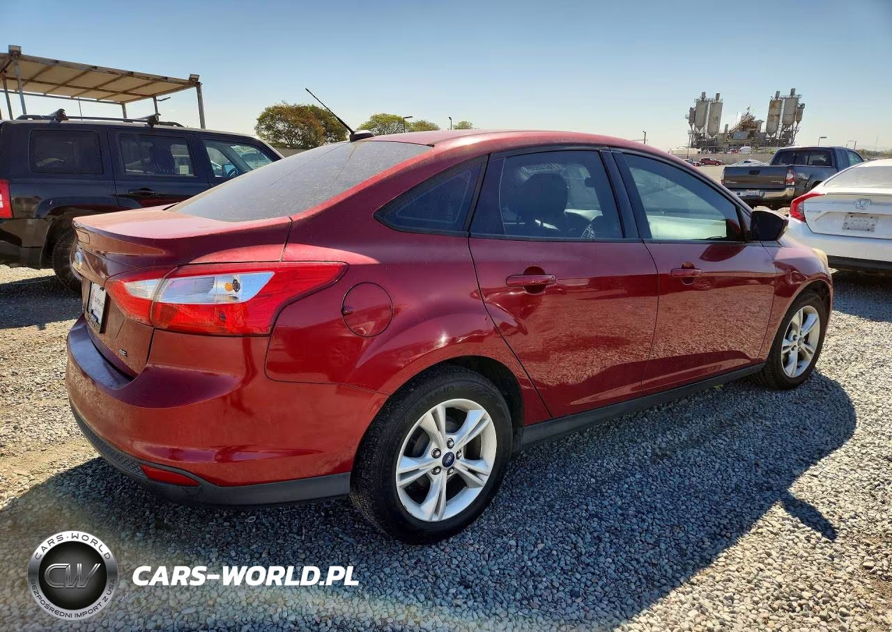 2014 Ford Focus Se VIN:1FADP3F21EL432289 - 3