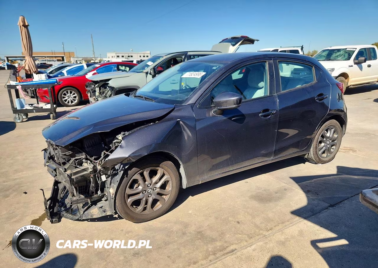 2020 Toyota Yaris Hatchback Le VIN:3MYDLBJV8LY710144 - 1