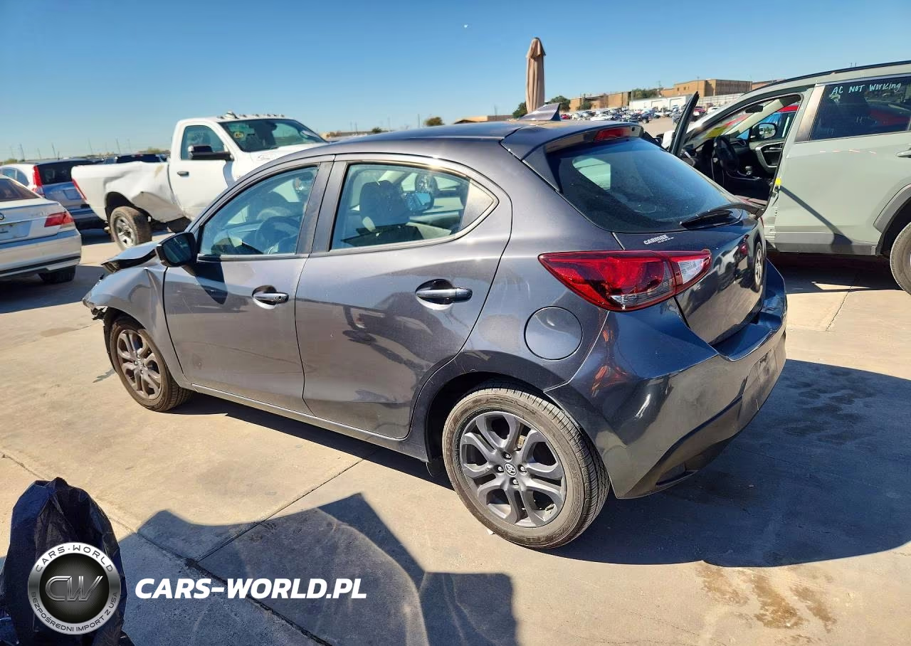 2020 Toyota Yaris Hatchback Le VIN:3MYDLBJV8LY710144 - 2