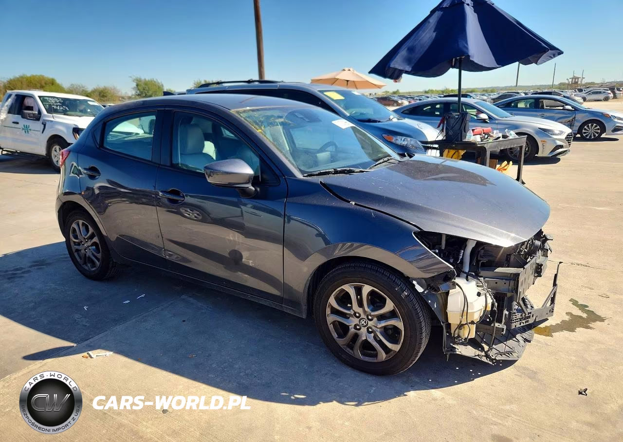 2020 Toyota Yaris Hatchback Le VIN:3MYDLBJV8LY710144 - 4