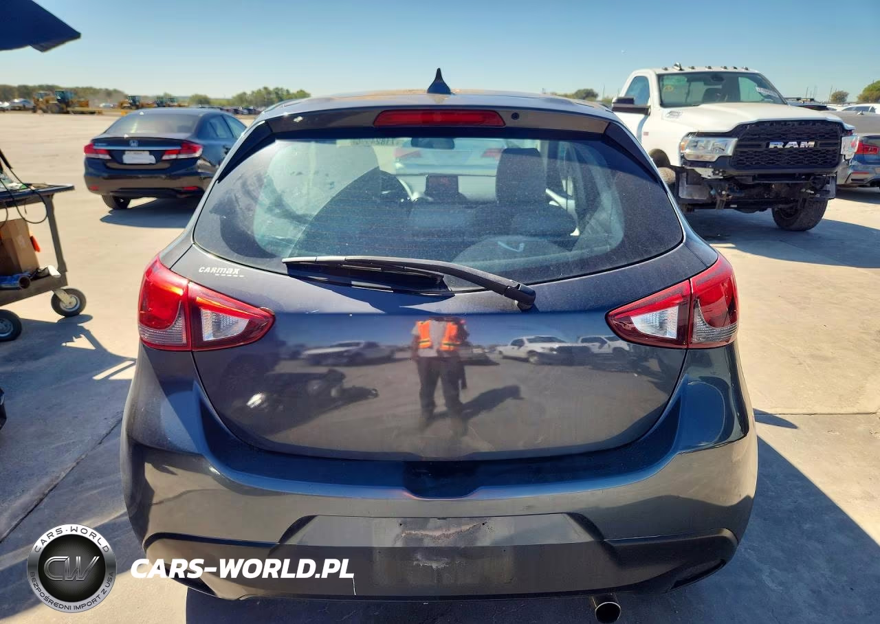 2020 Toyota Yaris Hatchback Le VIN:3MYDLBJV8LY710144 - 6