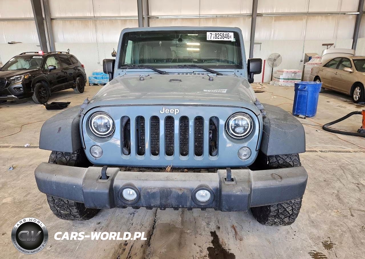 2015 Jeep Wrangler Unlimited Sport VIN:1C4BJWDG7FL654369 - 5