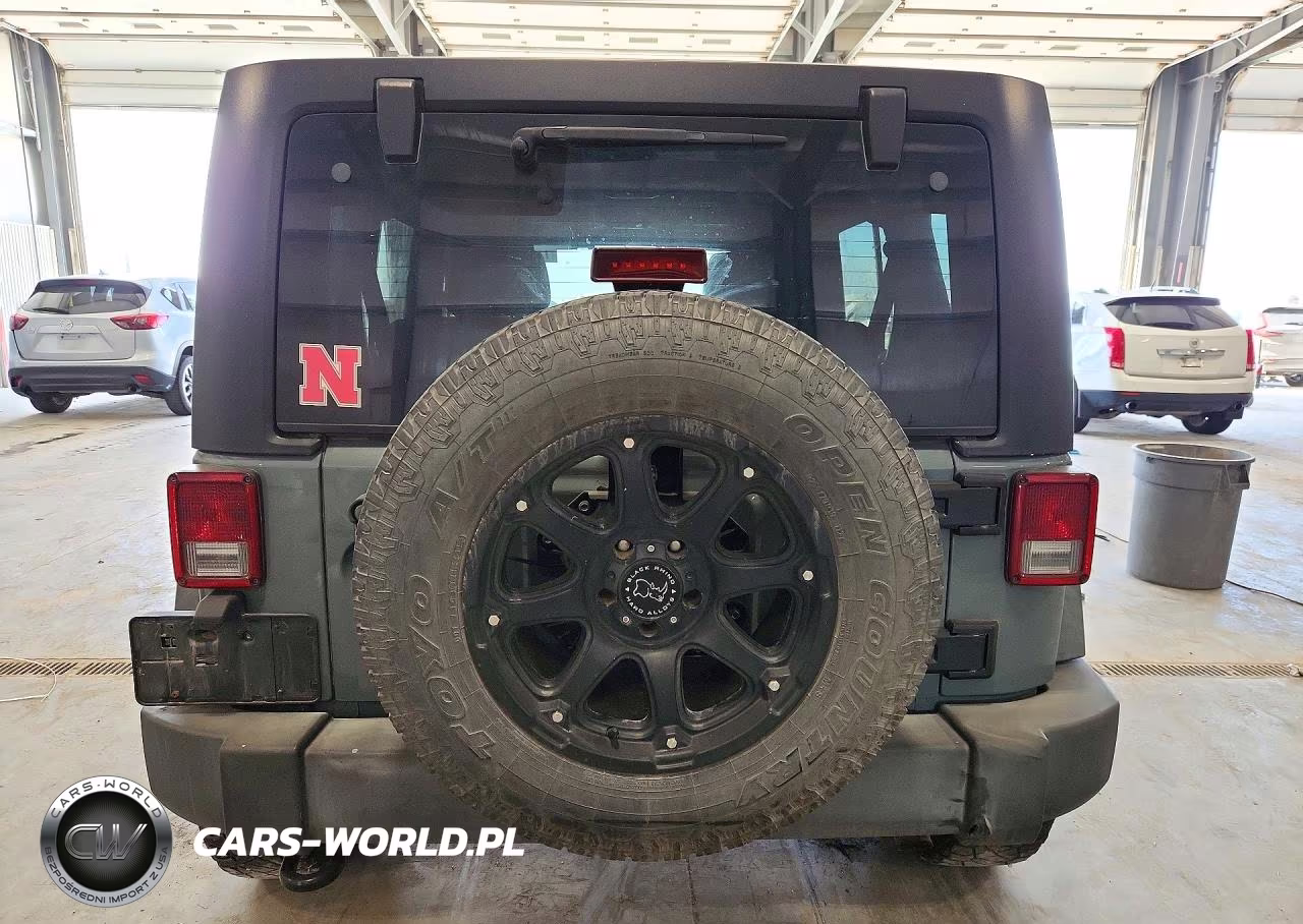 2015 Jeep Wrangler Unlimited Sport VIN:1C4BJWDG7FL654369 - 6