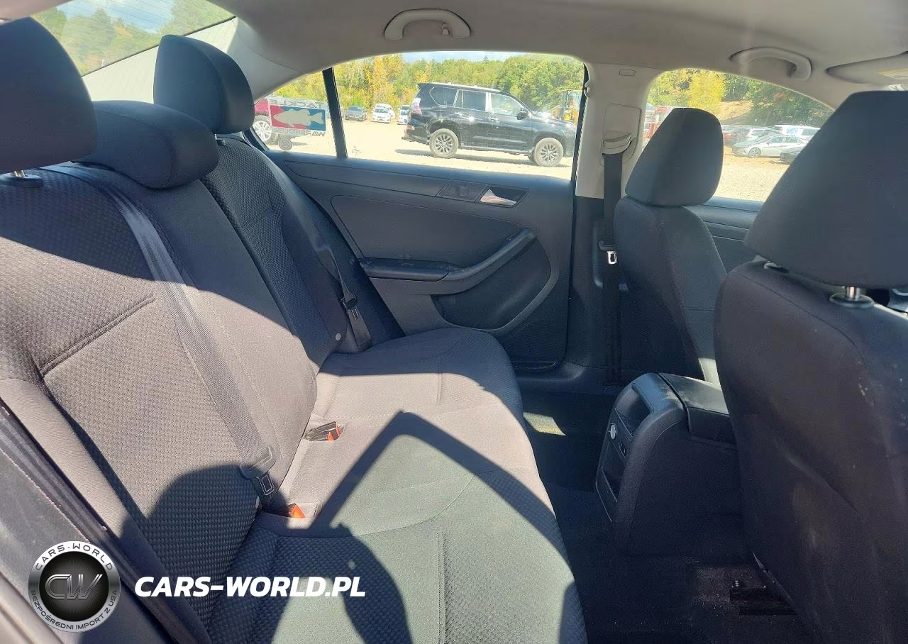 2014 Volkswagen Jetta Base VIN:3VW2K7AJXEM333469 - 10