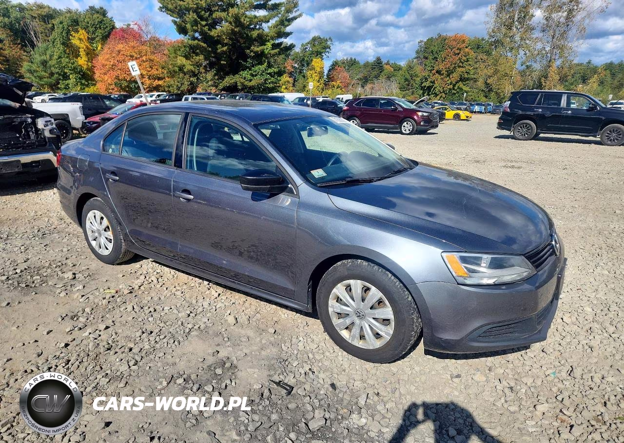 2014 Volkswagen Jetta Base VIN:3VW2K7AJXEM333469 - 4