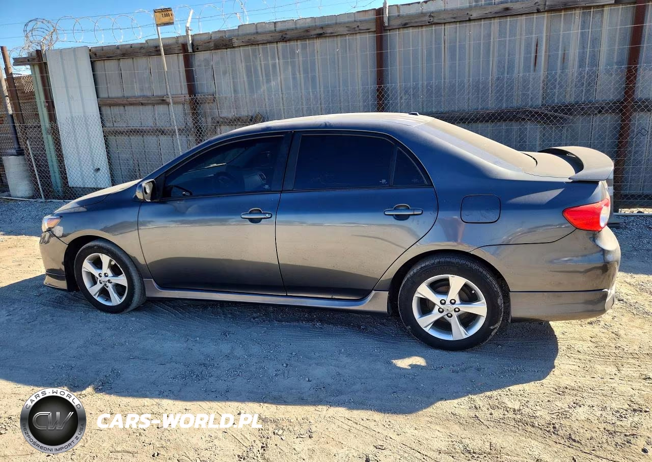 TOYOTA COROLLA BA VIN:2T1BU4EE1BC746233 - 2