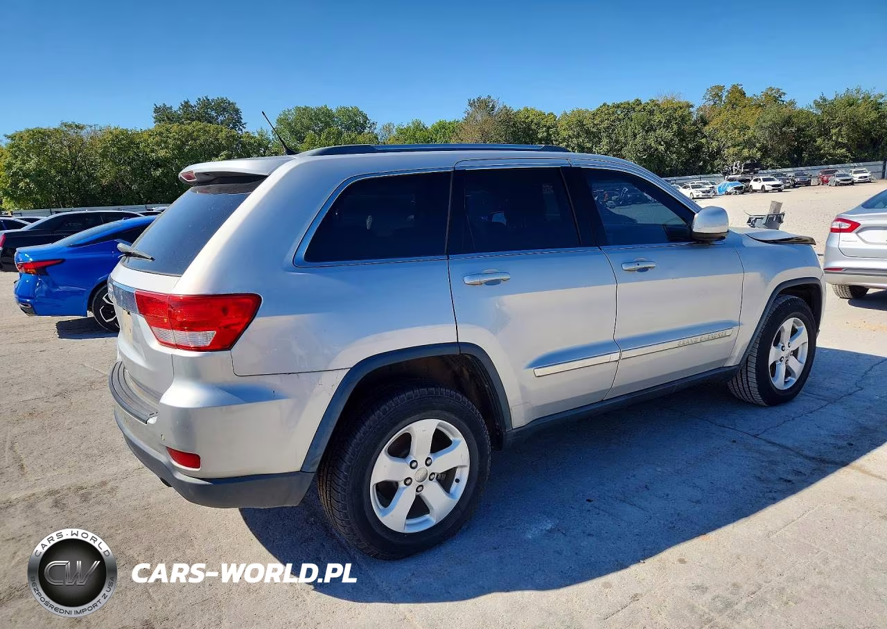 2012 Jeep Grand Cherokee Laredo VIN:1C4RJEATXCC361605 - 3