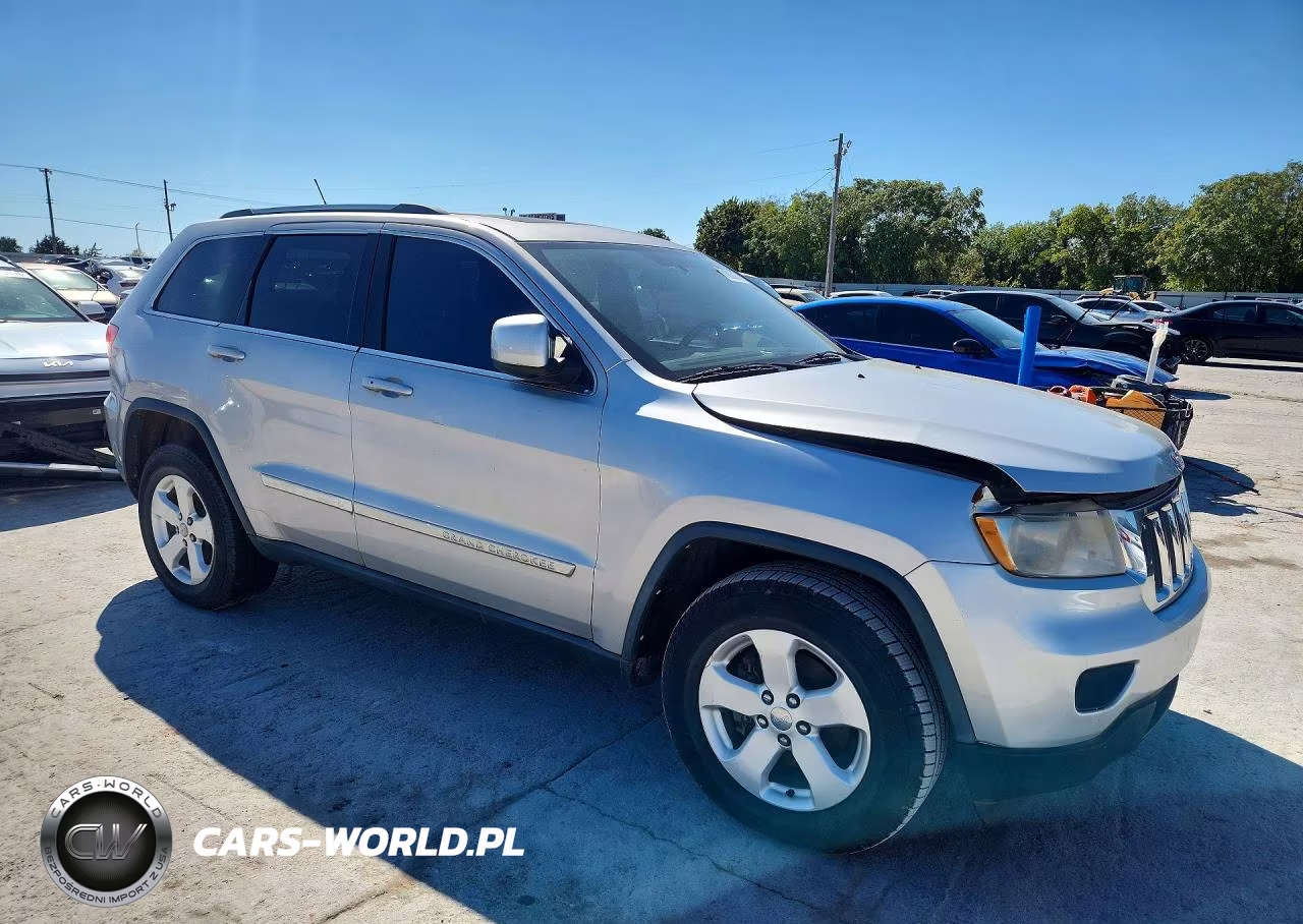 2012 Jeep Grand Cherokee Laredo VIN:1C4RJEATXCC361605 - 4