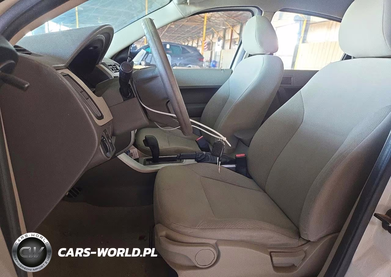 2010 Ford Focus S VIN:1FAHP3EN9AW263449 - 7