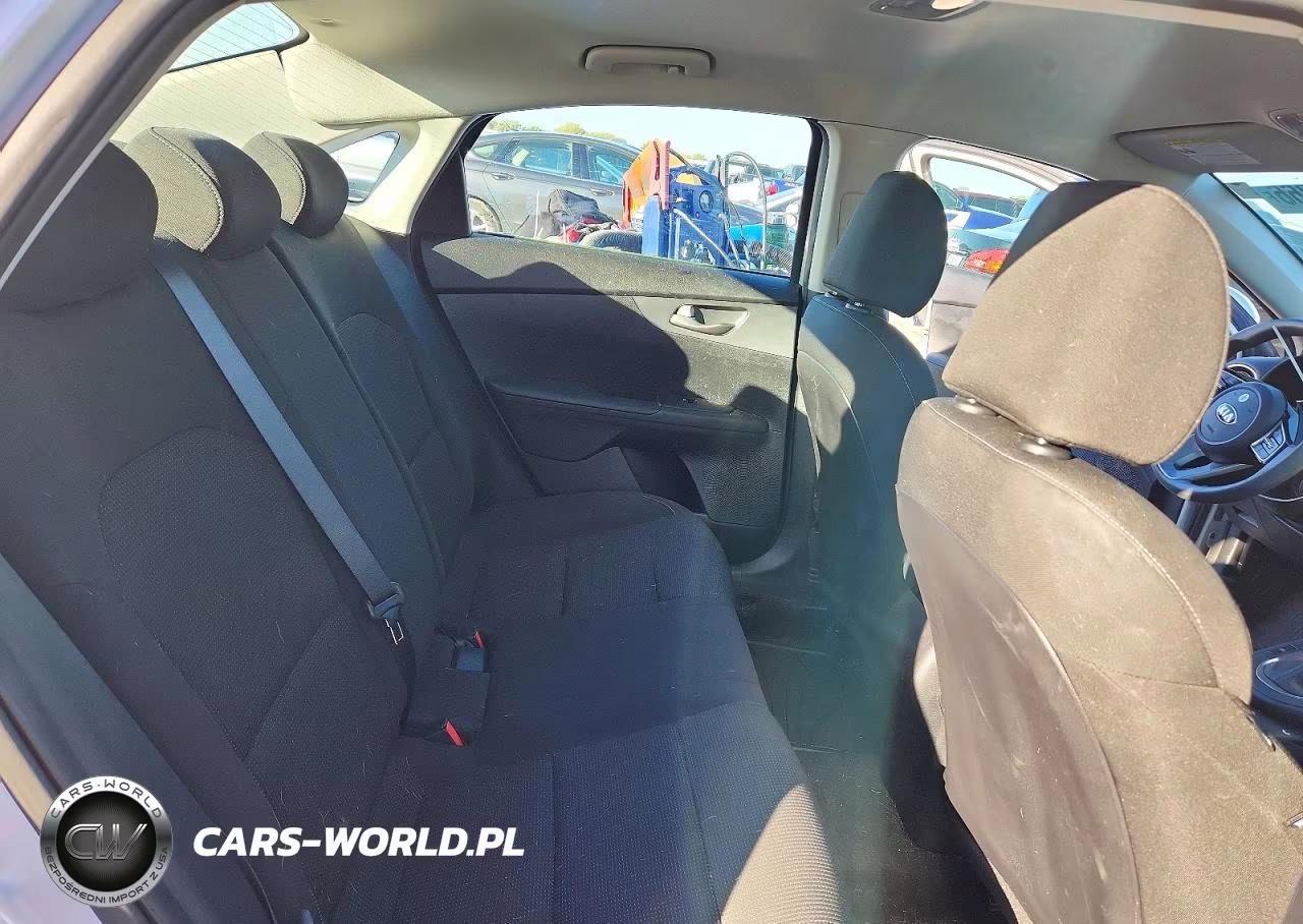 2021 Kia Forte Lxs VIN:3KPF24AD0ME377096 - 10
