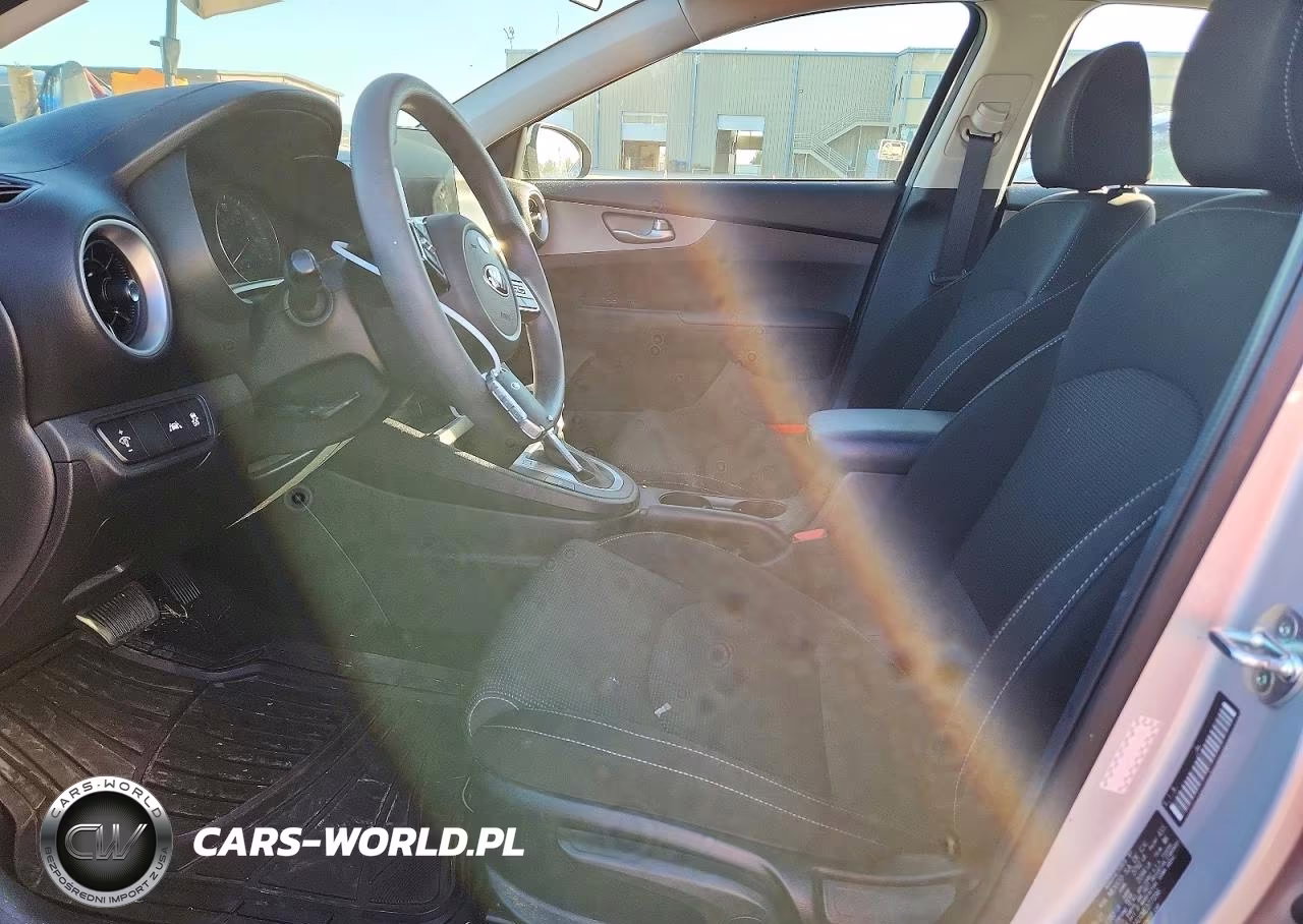 2021 Kia Forte Lxs VIN:3KPF24AD0ME377096 - 7