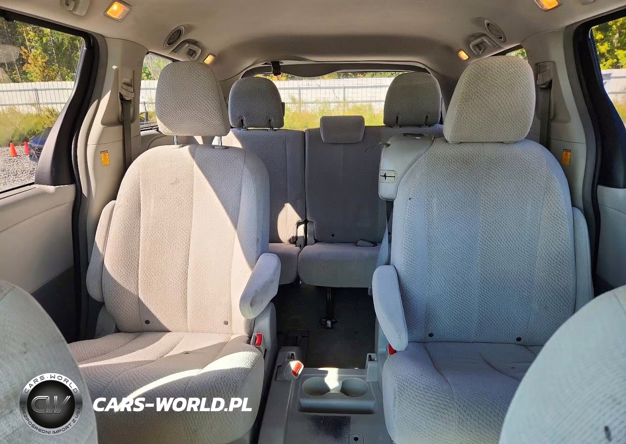 2012 Toyota Sienna Le VIN:5TDKK3DC1CS193320 - 10