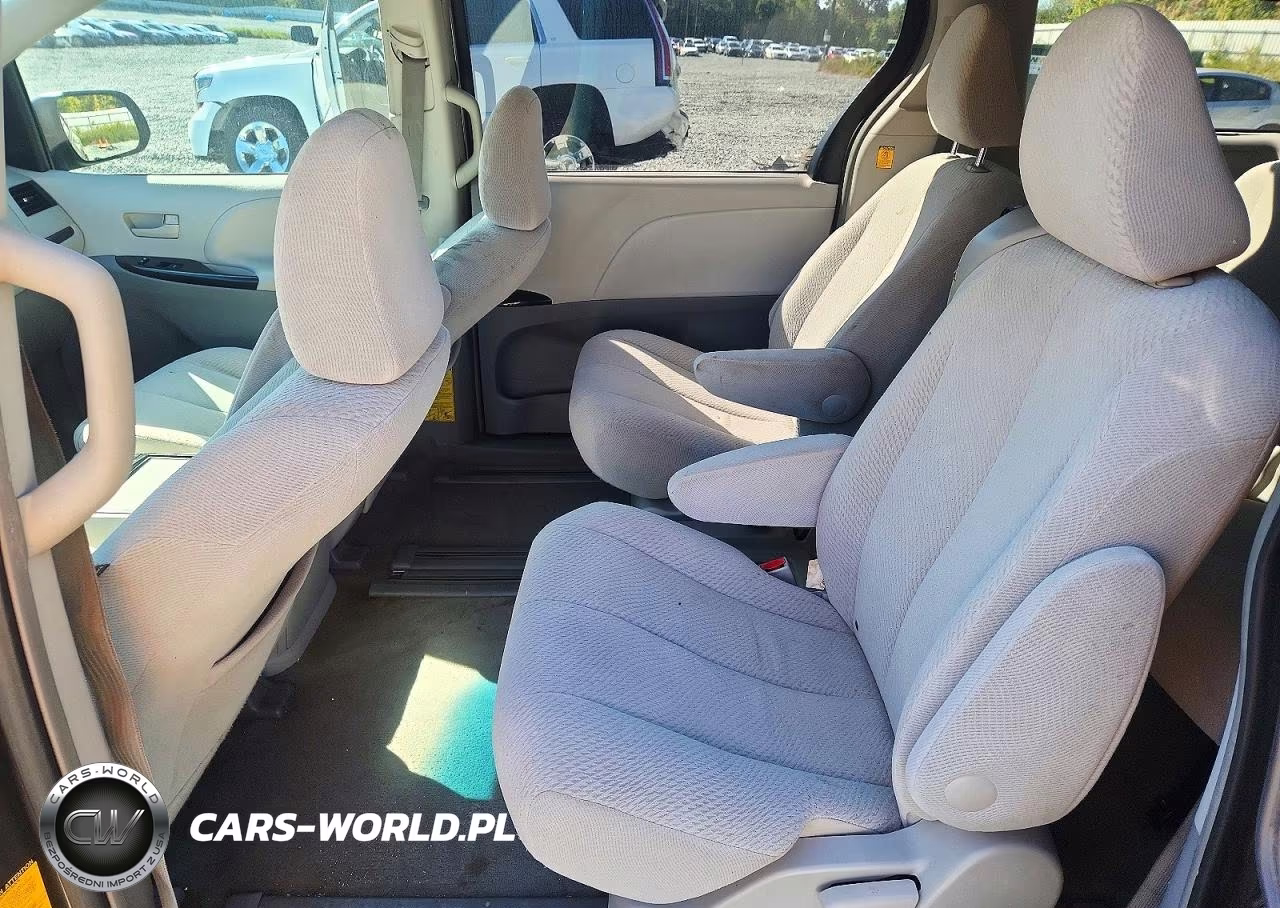 2012 Toyota Sienna Le VIN:5TDKK3DC1CS193320 - 11