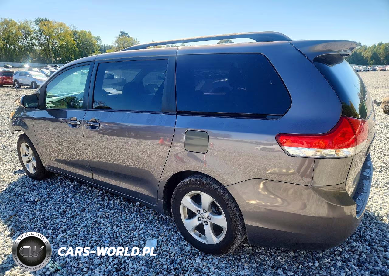 2012 Toyota Sienna Le VIN:5TDKK3DC1CS193320 - 2