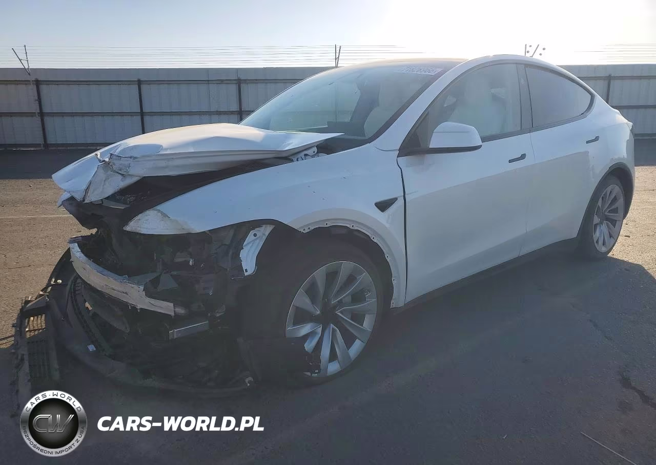 2026 Tesla Model Y – zdjęcie 1 z 13