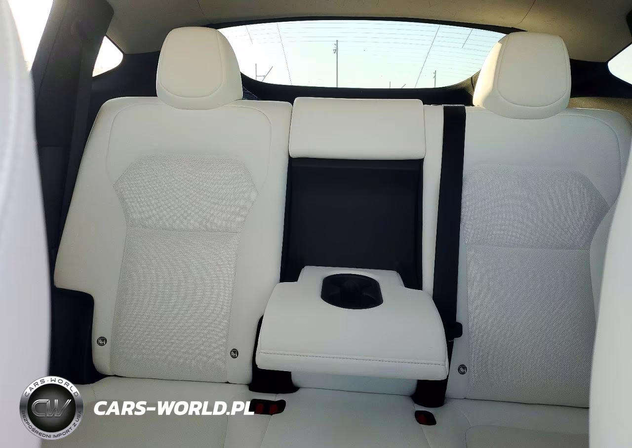 2026 Tesla Model Y VIN:7SAYGDEE5TF329151 - 10