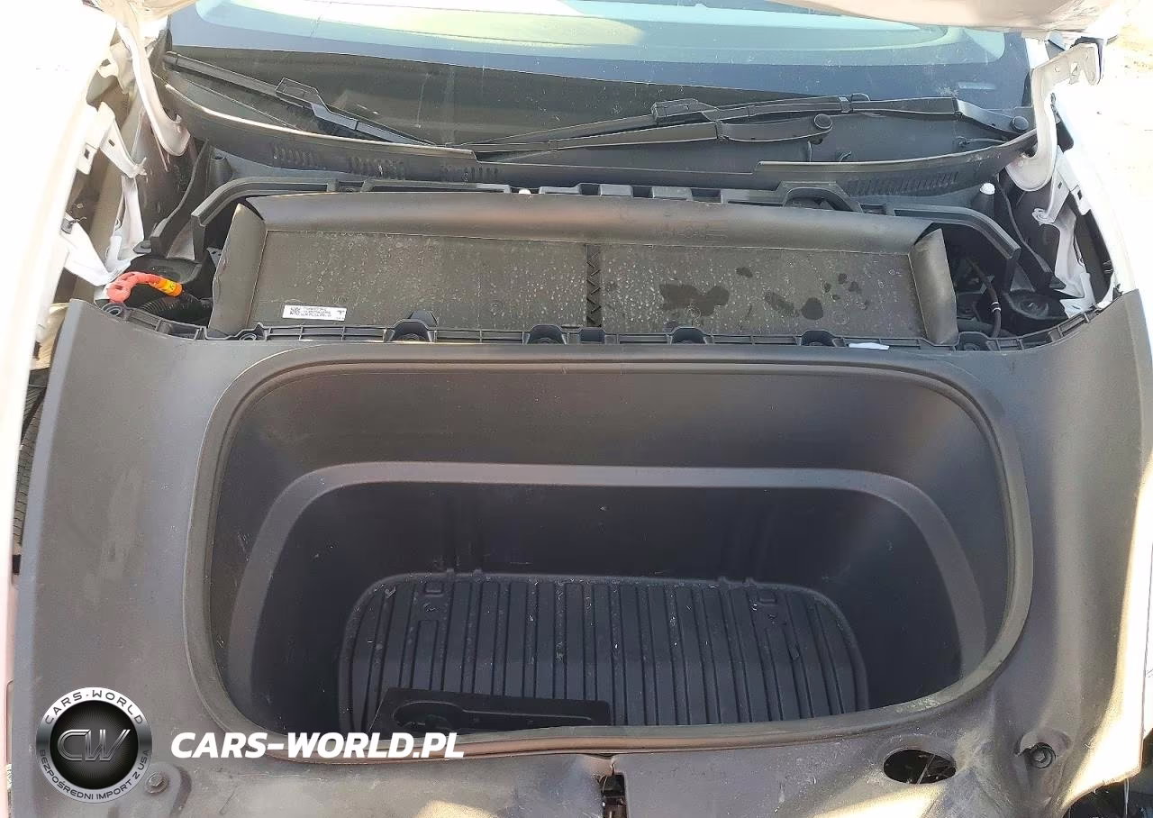 2026 Tesla Model Y VIN:7SAYGDEE5TF329151 - 12