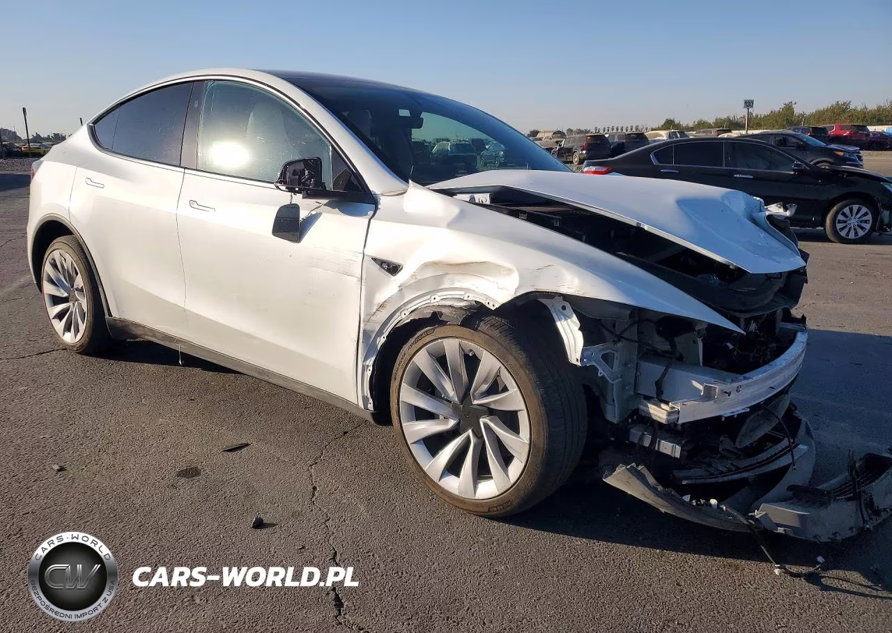 2026 Tesla Model Y VIN:7SAYGDEE5TF329151 - 4