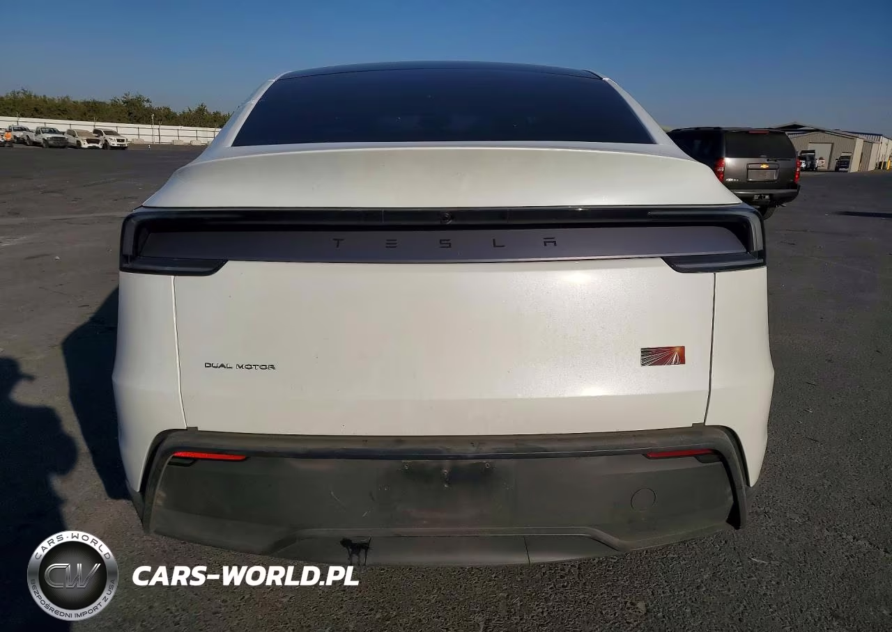 2026 Tesla Model Y VIN:7SAYGDEE5TF329151 - 6
