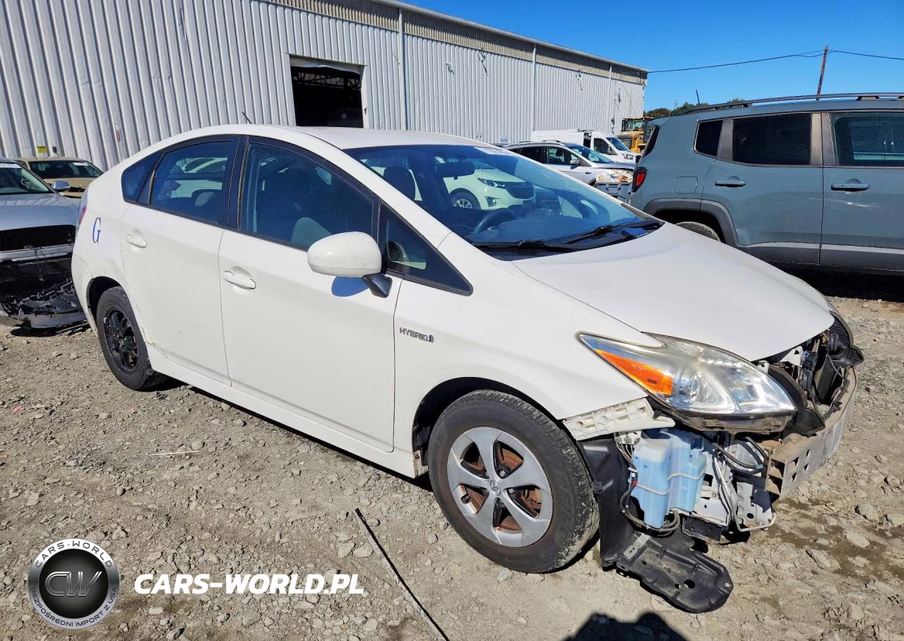 2014 Toyota Prius Two VIN:JTDKN3DU5E1825137 - 4