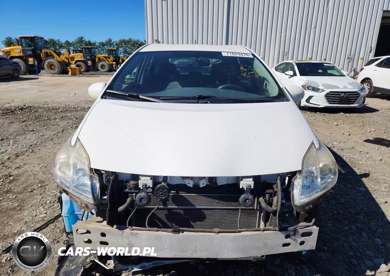 2014 Toyota Prius Two VIN:JTDKN3DU5E1825137 - 5