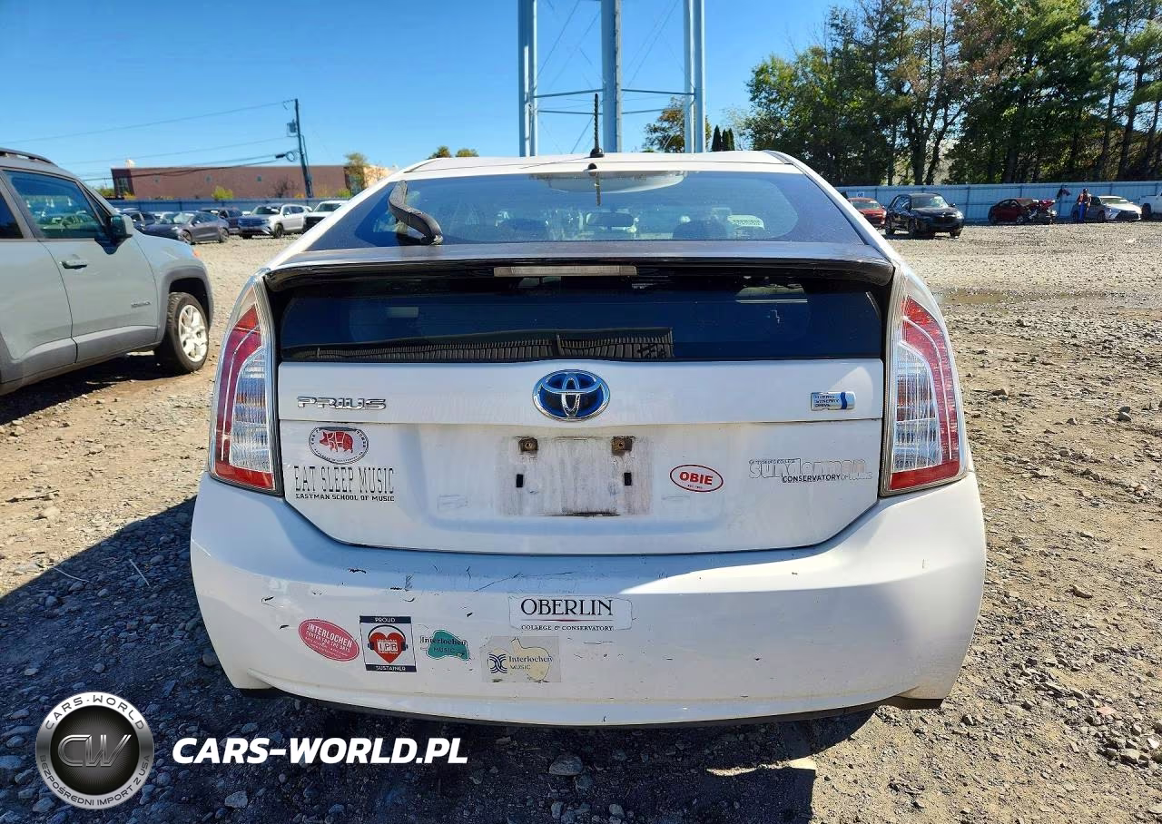 2014 Toyota Prius Two VIN:JTDKN3DU5E1825137 - 6