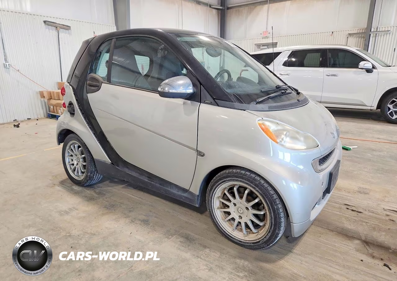 2011 Smart Fortwo Pure VIN:WMEEJ3BA7BK422656 - 4