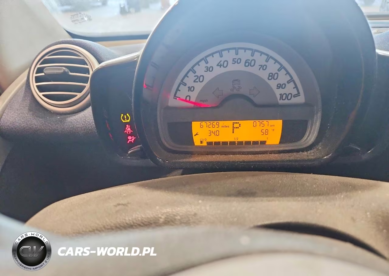 2011 Smart Fortwo Pure VIN:WMEEJ3BA7BK422656 - 9