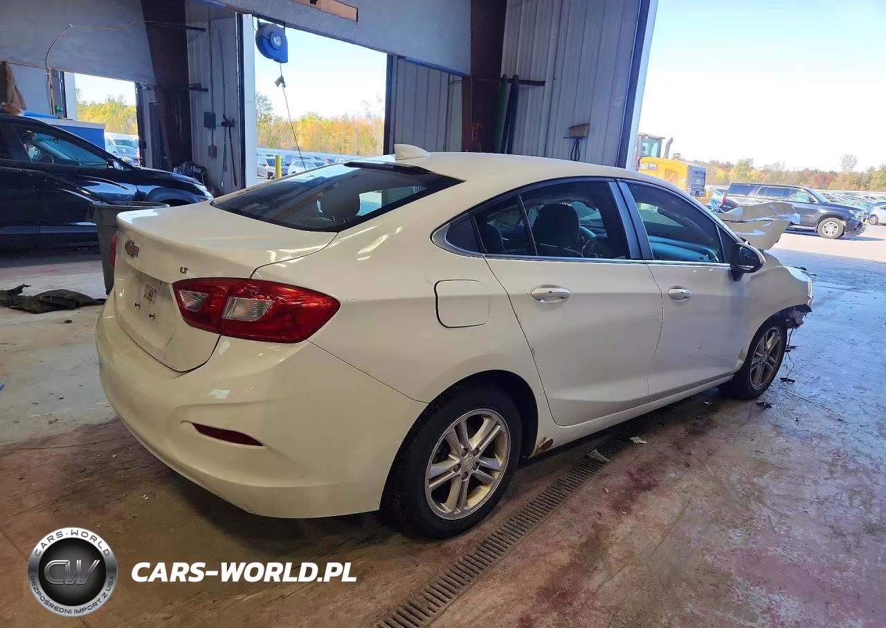 2017 Chevrolet Cruze Lt VIN:1G1BE5SM9H7233295 - 3