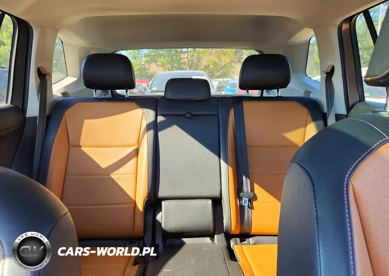 2018 Volkswagen Tiguan Se VIN:3VV2B7AX3JM125890 - 10