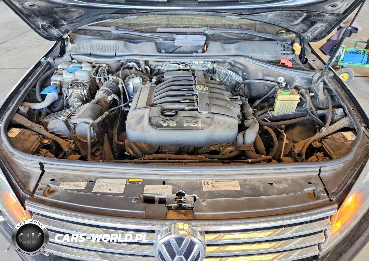 2017 Volkswagen Touareg Sport VIN:WVGEF7BP9HD003115 - 12