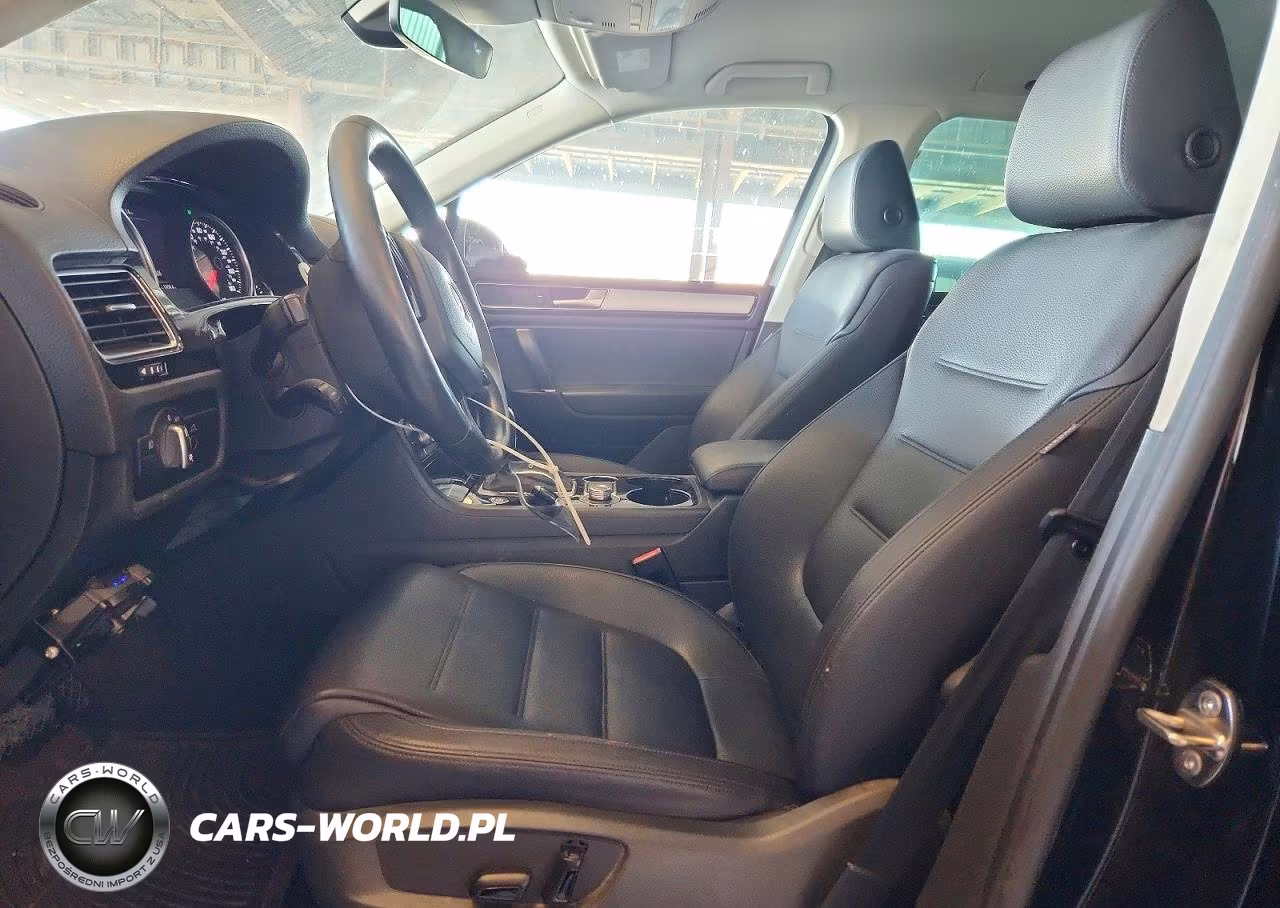 2017 Volkswagen Touareg Sport VIN:WVGEF7BP9HD003115 - 7