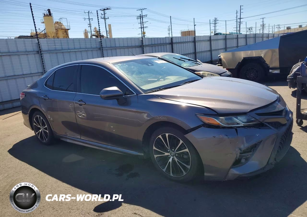 2020 Toyota Camry Se VIN:4T1G11AK3LU340219 - 4