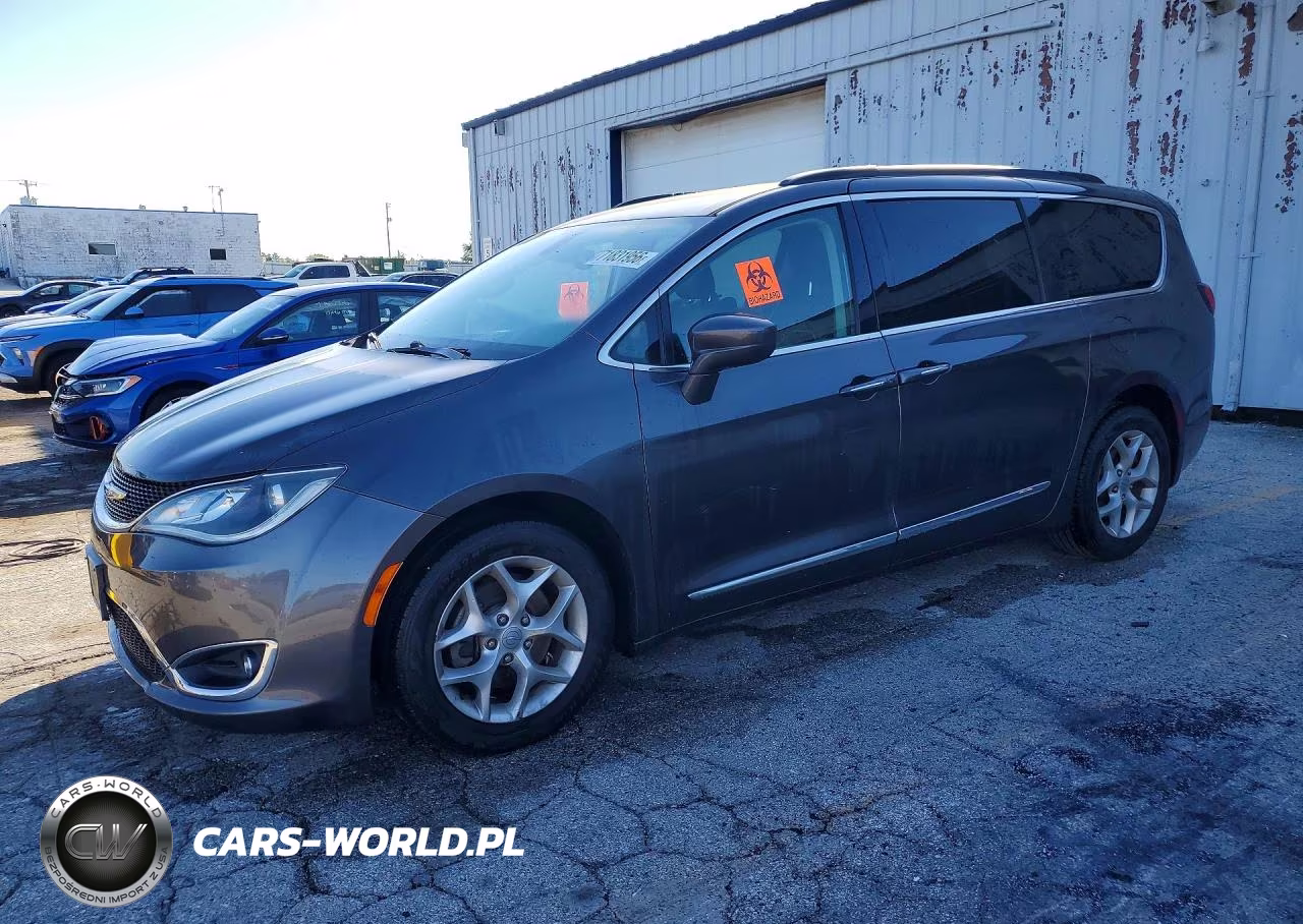 2017 Chrysler Pacifica Touring L VIN:2C4RC1BGXHR507083 - 1
