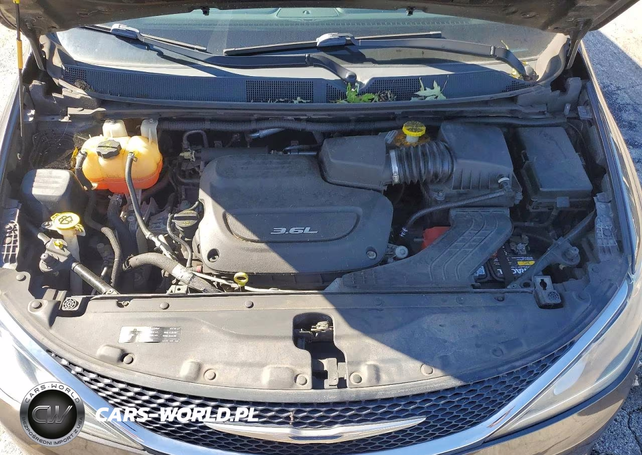 2017 Chrysler Pacifica Touring L VIN:2C4RC1BGXHR507083 - 12