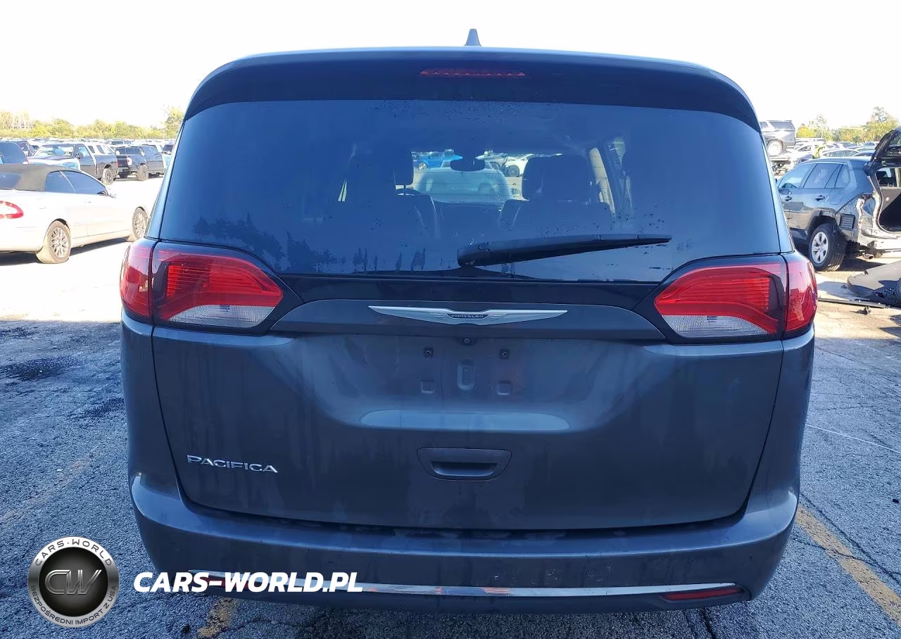 2017 Chrysler Pacifica Touring L VIN:2C4RC1BGXHR507083 - 6
