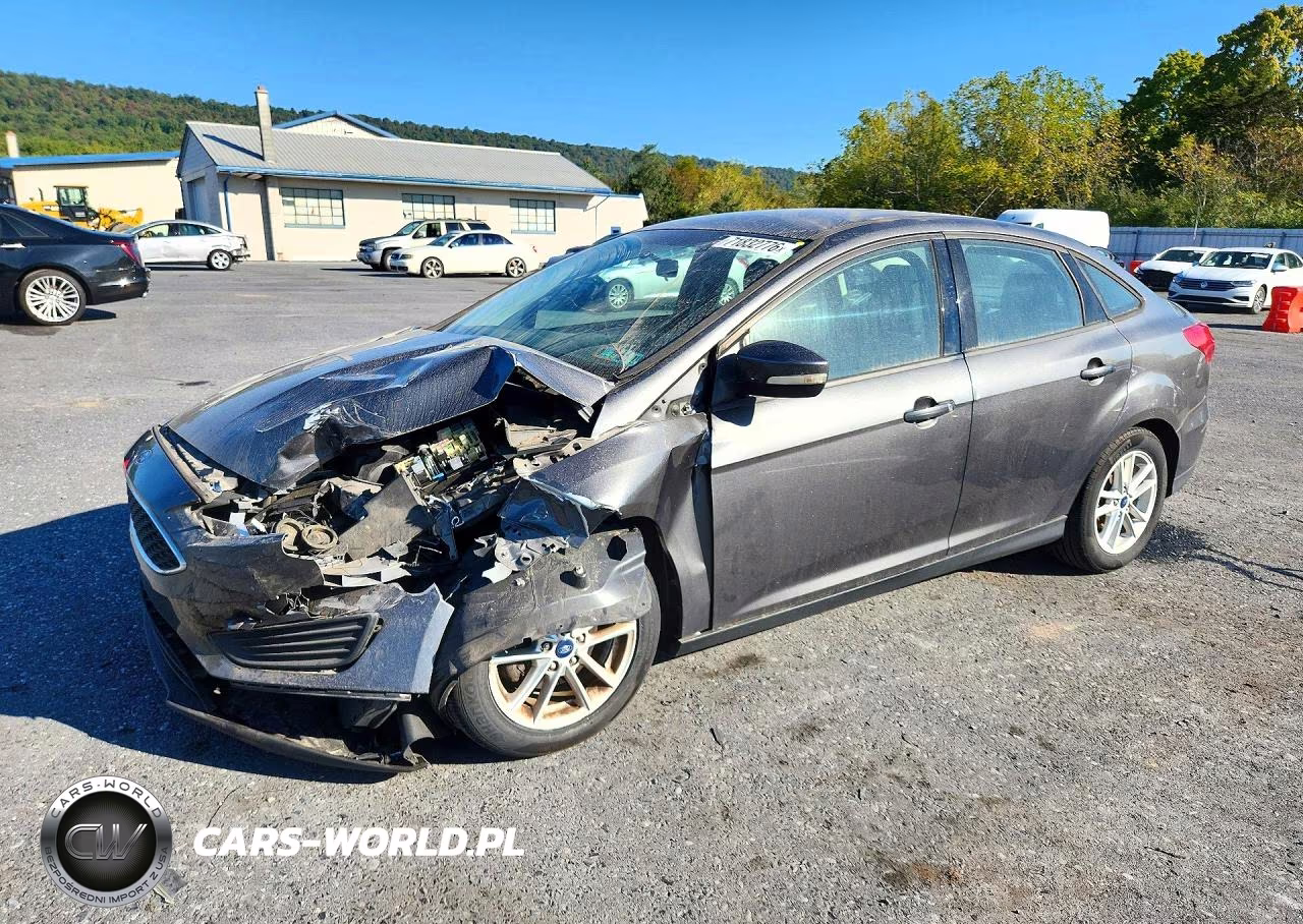 2015 Ford Focus Se VIN:1FADP3F29FL252186 - 1