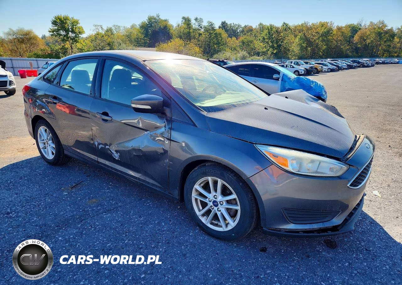 2015 Ford Focus Se VIN:1FADP3F29FL252186 - 4