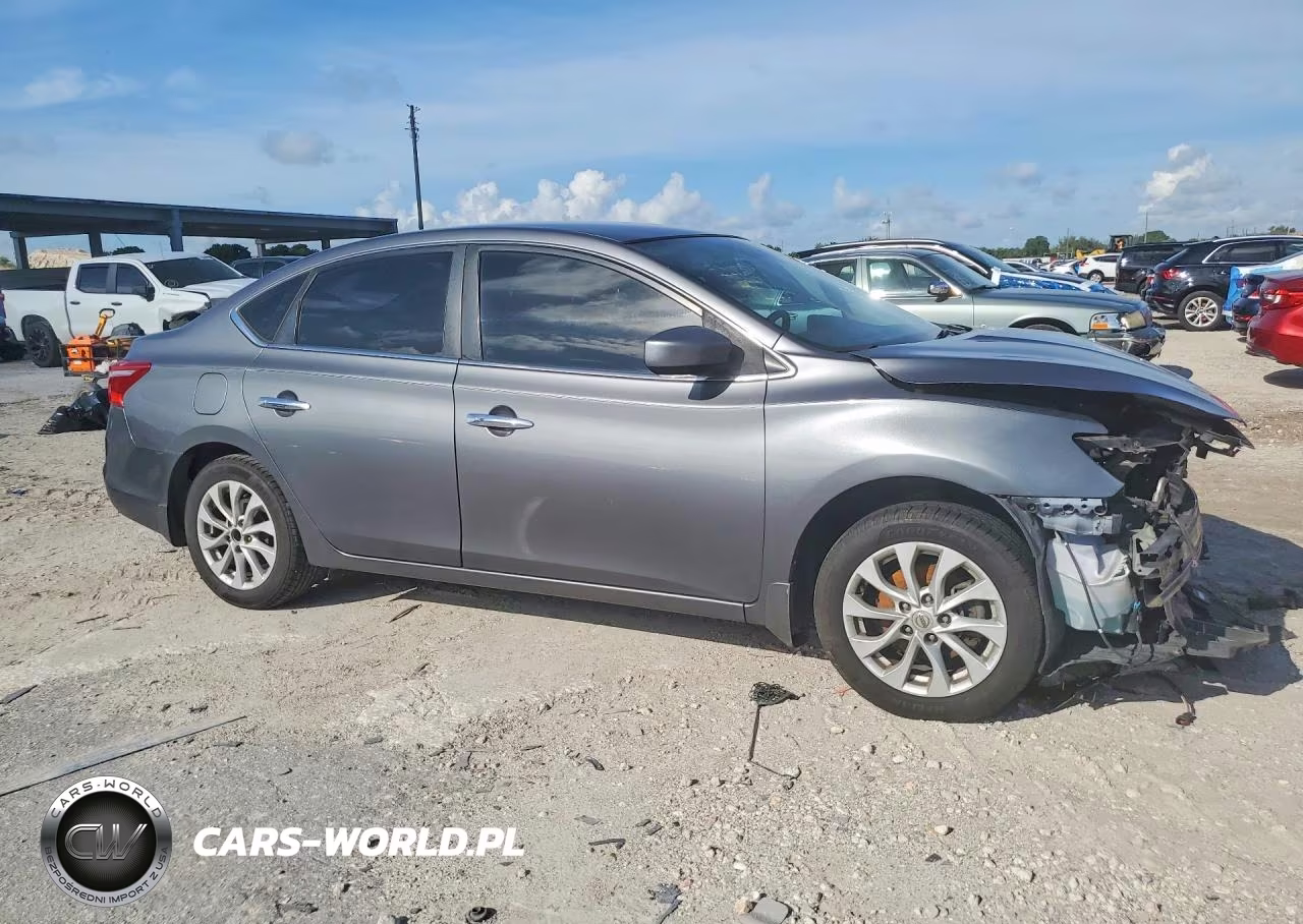 2018 Nissan Sentra Sv VIN:3N1AB7AP2JL635702 - 4